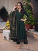 Green color option, Sold out, Currently selected