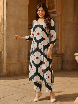 Aaghnya - White Floral Viscose Rayon Regular Kurta and Pant