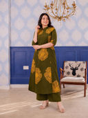Green color option, Sold out, Currently selected