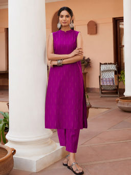 Aaghnya - Purple Solid Viscose Rayon Regular Kurta and Pant