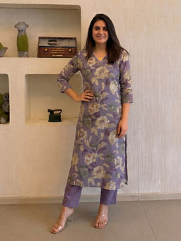 Aaghnya - Purple Floral Viscose Rayon Regular Kurta and Pant