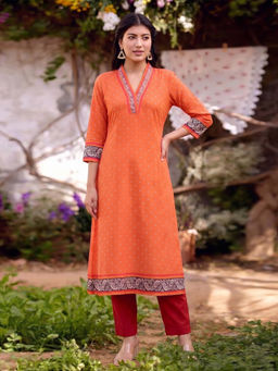 Aaghnya - Orange Printed Viscose Rayon Regular Kurta and Pant