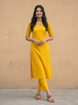 Aaghnya - Yellow Printed Viscose Rayon Regular Kurta and Pant