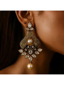 Kare Kraft - Off White Noor-E-Meena Earrings