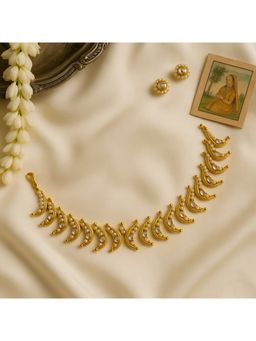 Kare Kraft - Off White Crescent Kundan and Pearl Maatha Patti
