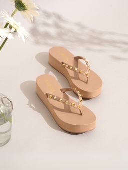 Indifeet - Beige Split Toe Fashionable & Studded Flatform Sandals