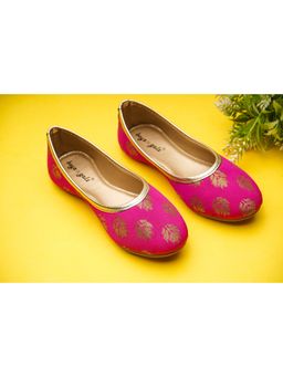 BOYZ N GALZ - Girls Pink Embellished Mojaris