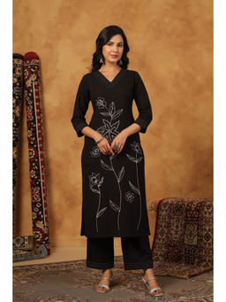 PIROH - Women Black Cotton Flex Embroidered Straight Kurta with Pant