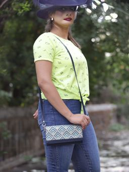 The Clownfish - White Printed Vegan Leather Ladies Wallet (Set Of 2)