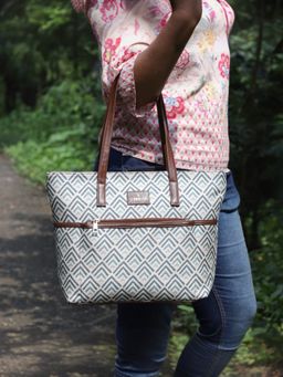 The Clownfish - White Printed Handicraft Fabric Handbag