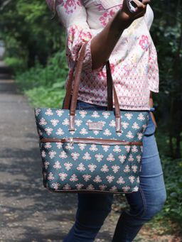 The Clownfish - Green Printed Handicraft Fabric Handbag