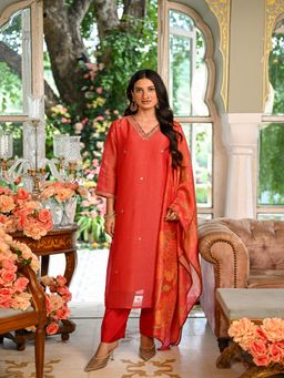 Mahee Jaipur - Red Crushed Tissue Kurta and Pant with Floral Dupatta