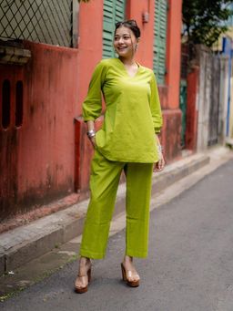 Sutra Art of Clothing - Green Malai Cotton Solid Co-Ord Set
