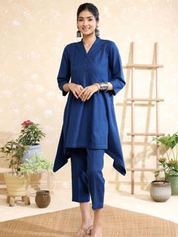 Sutra Art of Clothing - Navy Blue Khadi Solid Kurta and Pant
