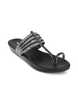 PEPPER - Women Slip On Round Toe Kolhapuris- Black