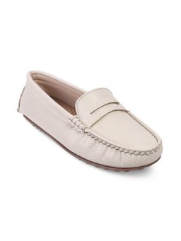 PEPPER - Women Slip On Round Toe Loafers- Cream