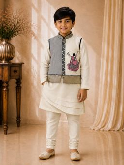 TWISHA - Women Off White Embroidered Kurta Pyjama And Jacket