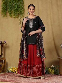 Garden VARELI - Women's Embroidered Poly Top Choli with Poly Ghaghra and Chiffon Dupatta Set