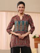 Maroon color option, Currently selected