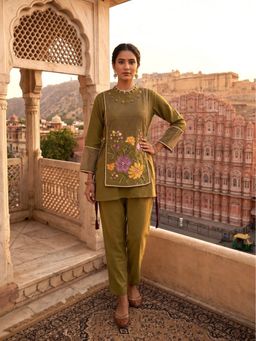 Autumnlane - Gaur Mantis Embroidery Cotton Co-Ord Set