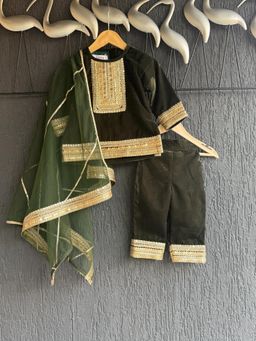 The Little Tales - Bottle Green Velvet Kurta And Pant With Dupatta