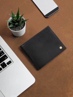 Hidesign - Black Solid Bi-Fold Wallet