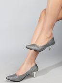 Black color option, Sold out, Currently selected