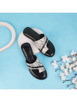 Mochi - White Casual One Toe Flats