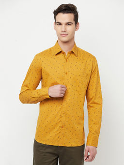 CRIMSOUNE CLUB - Men Mustard Floral Printed Shirt