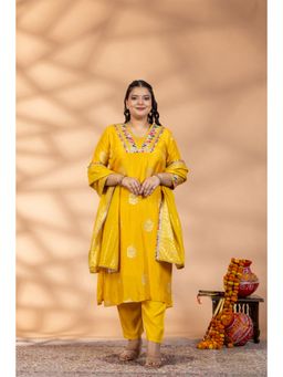 Mamicha - Yellow Sunehri Adai Kurta with Pant and Dupatta