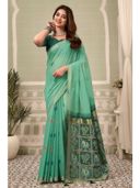 Green color option, Sold out, Currently selected