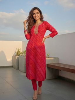 FASHOR - Embroidered Straight Kurta