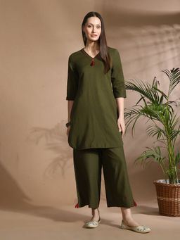 Aayusika - Women Green Cotton Flex Solid Co-ord Set