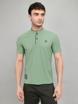 Rock.it - Men's Green Regular Fit Half Sleeve Henley Neck Solid T-Shirt