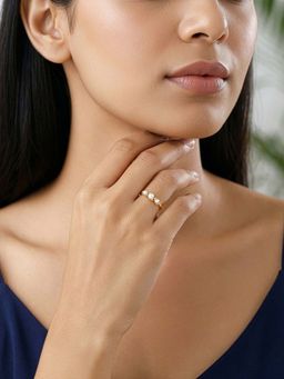 GIVA - Women White 925 Silver Golden Glorious Pearl Ring