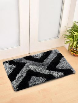 FABINALIV - Black Geometric Polyester Door Mat