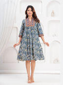 Navy Blue color option, Sold out, Currently selected