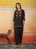 Black color option, Sold out, Currently selected