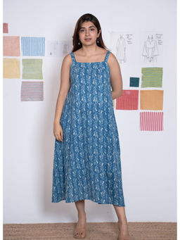 The Indian Ethnic Co. - Tapasya Blue Dabu Slub Cotton Straight Dress