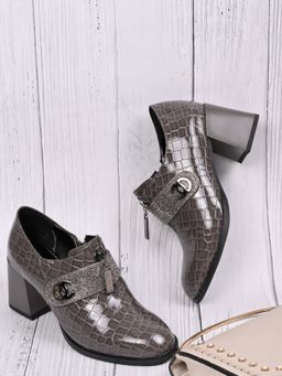 Ronnie Grey - Women Grey Animal Print Loafers