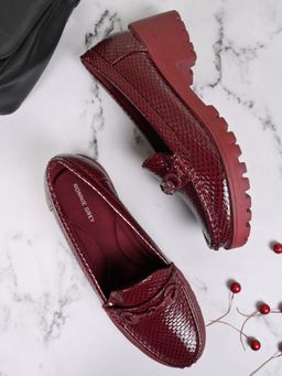 Ronnie Grey - Women Maroon Animal Print Loafers
