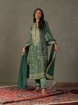 RI.Ritu Kumar - Three Fourth Sleeves Mandarian Neck Anarkali Kurta with Churidar and Dupatta (Set of 3) (M)