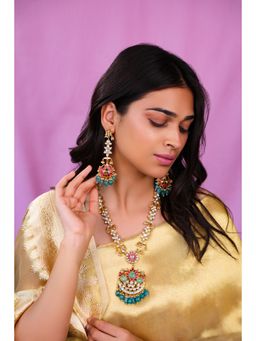 RIANA JEWELLERY - Jadau Long Pendant Necklace With Ruby Stones And Sea Green Pastel Beads