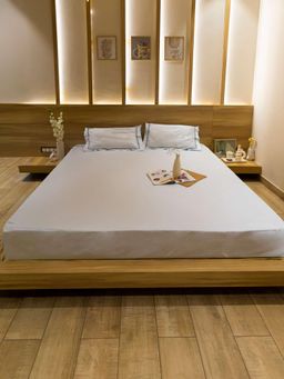 Reysha - Soft Sky 300 TC Premium Cotton King Bedsheet with 2 Pillow Covers