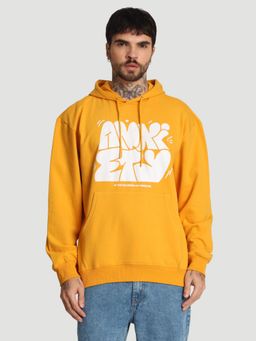 Bene Kleed - Men Relax Fit Kangaroo Pocket Graphic Printed Mustard Hoodie