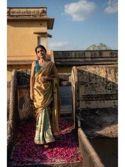 PRIYANKA RAAJIV - Kiara Green Silk Chanderi Saree with Unstitched Blouse