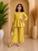 Yellow color option, Currently selected