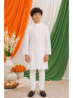 Aarika - White Solid Straight Kurta and Pyjama