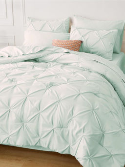 the White Moss - Green Marquis Luxurious Pinch Pleated Winter Comforter & Pillow Cover (Single)