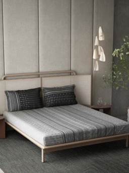 Ddecor Live Beautiful - Ambrosia 100 Precent Cotton Double Bedsheet with 2 Pillow Covers - Black